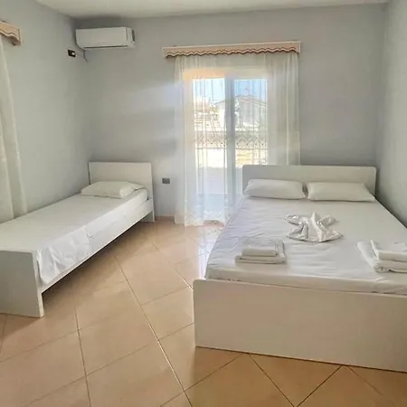 ゲストハウス Olti Vlorë